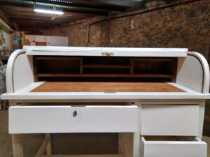 Restauración mueble escritorio mobila vieja