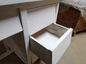 Restauración mueble escritorio mobila vieja