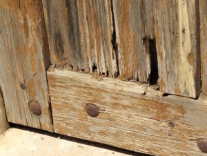 Restauración de portón histórico en Nules | Carpintería a medida