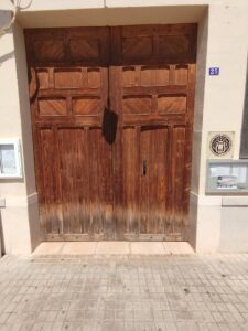 Restauración de portón histórico en Nules | Carpintería a medida