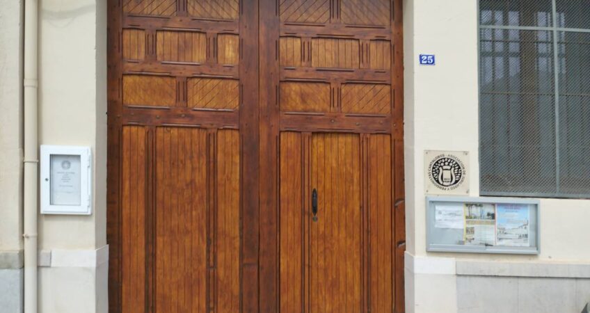 Restauración de portón histórico en Nules | Carpintería a medida