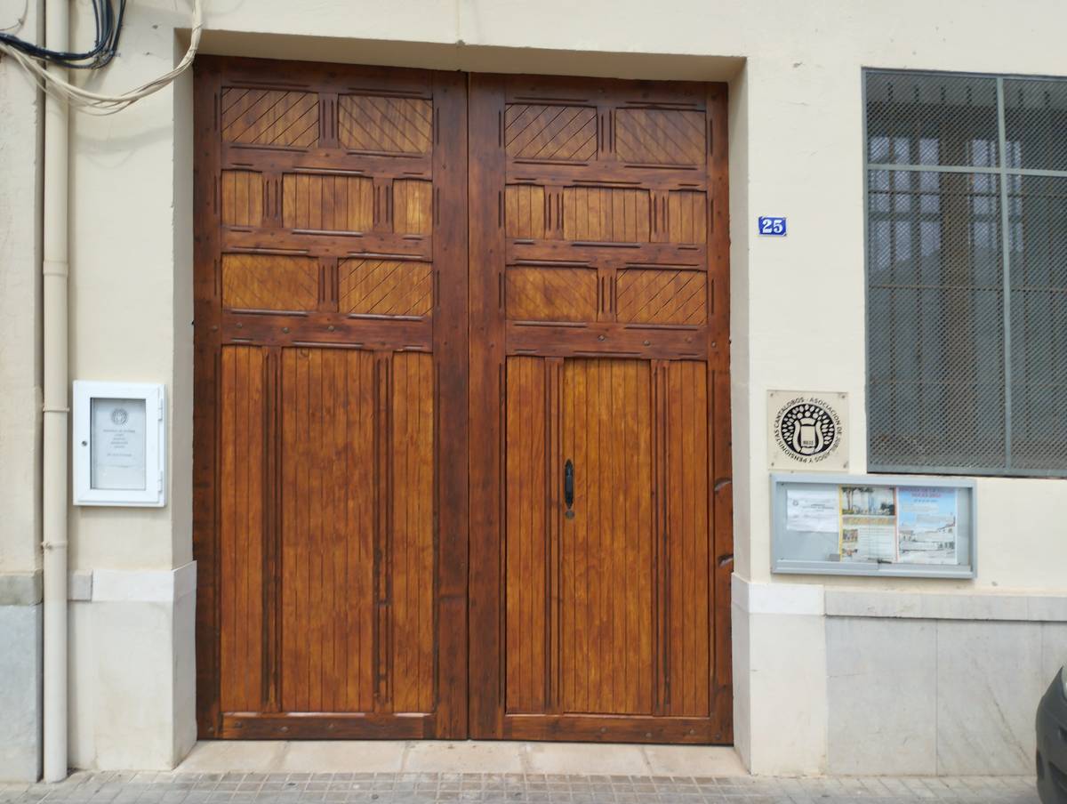 Restauración de portón histórico en Nules | Carpintería a medida