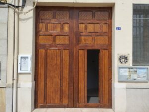 Restauración de portón histórico en Nules | Carpintería a medida