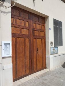 Restauración de portón histórico en Nules | Carpintería a medida
