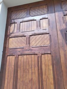 Restauración de portón histórico en Nules | Carpintería a medida